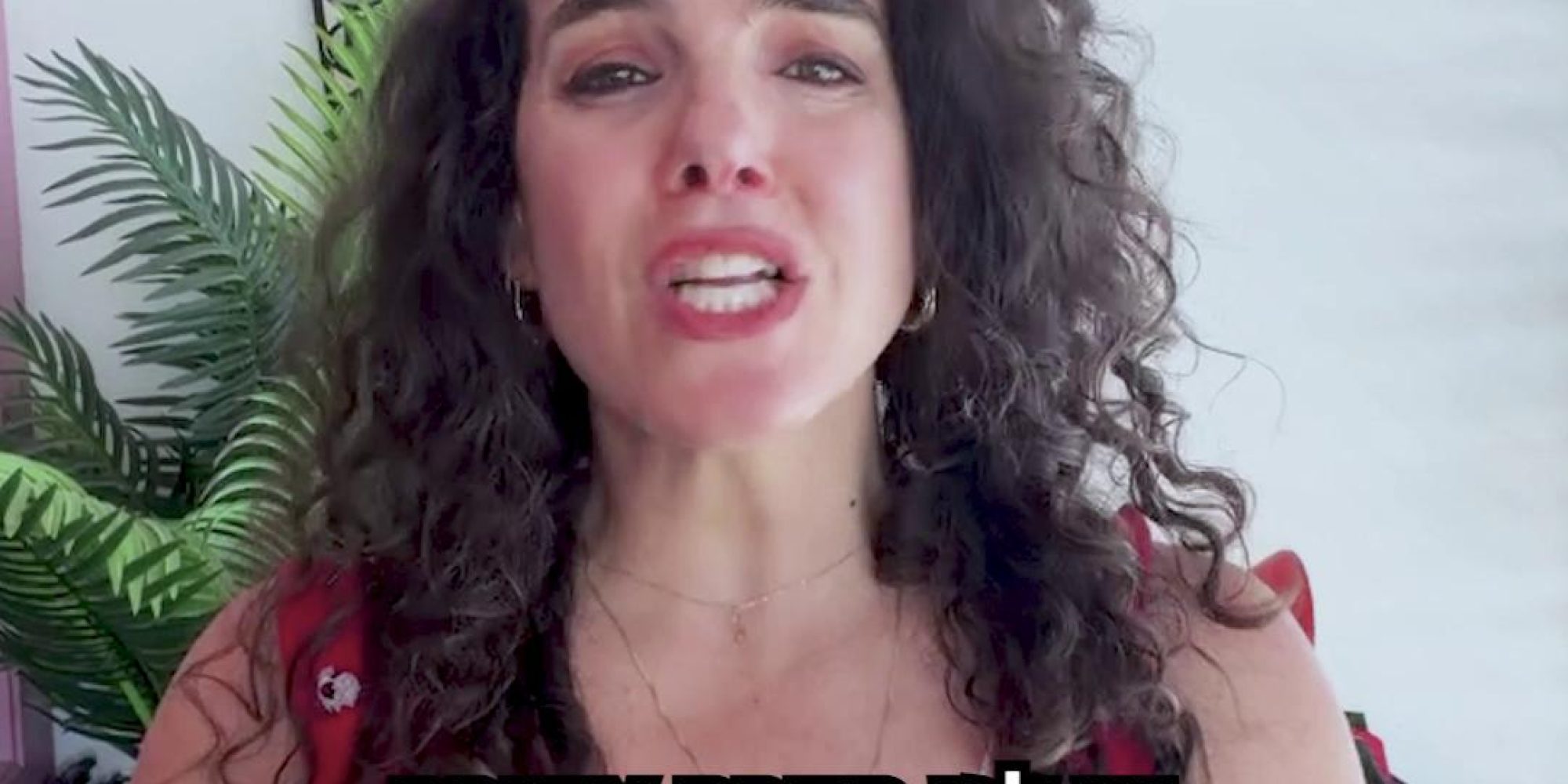 "הערעור שאינו נגמר": במשך יותר מעשרים שנה כי"ל של עידן עופר ממשיכה להשתמש בבריכות רעילות ישנות ומזהמות, גם אחרי אסון נחל אשלים וגם אחרי שהתחייבה לקדם פתרון קבע. כל פעם שקשה לה, היא מאיימת שהיא תפטר עובדים, וכל פעם מוסדות המדינה מוותרים לה ומאפשרים לה להמשיך להפר את החוק ולזהם את הסביבה. גם הפעם אנחנו נראה את זה קורה, אבל גם בית המשפט הבין - מדובר באיומי סרק. צפו במנכ"לית הלובי, עו"ד לינור דויטש - Linor Deutsch, מסבירה איך הגענו עד לכאן ולמה אנחנו לא מתכוונים לוותר 👇