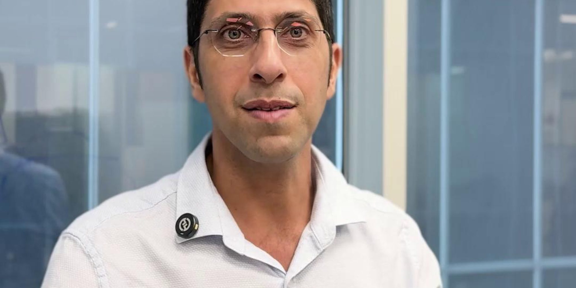 בשנה האחרונה חמשת הבנקים הגדולים בישראל רשמו רווח נקי מצטבר של מעל 25 מיליארד ש"ח, כשחלק לא קטן מהרווח הזה מגיע מעמלות לא מוצדקות שהבנקים גובים מאיתנו כלקוחות "שבויים". כל זה קורה במערכת ריכוזית שגובה מאיתנו ריביות שיא על המינוס וההלוואות, בזמן שהיא בקושי מגלגלת אלינו את הריבית שאנחנו מקבלים על הפיקדונות והעו"ש. בלובי 99 אנחנו פועלים כדי לחזק את הכוח של הציבור מול הבנקים - ולהפוך את המערכת הבנקאית הריכוזית לשקופה, תחרותית והוגנת יותר. צפו בכלכלן הראשי של לובי 99, משה קאשי, מספר על כמה מההישגים שלנו בתחום: גם לכם חשוב שיהיה מי שיילחם גם על הכסף שלכם? אנחנו צריכים אתכם איתנו! הצטרפו אלינו עוד היום!