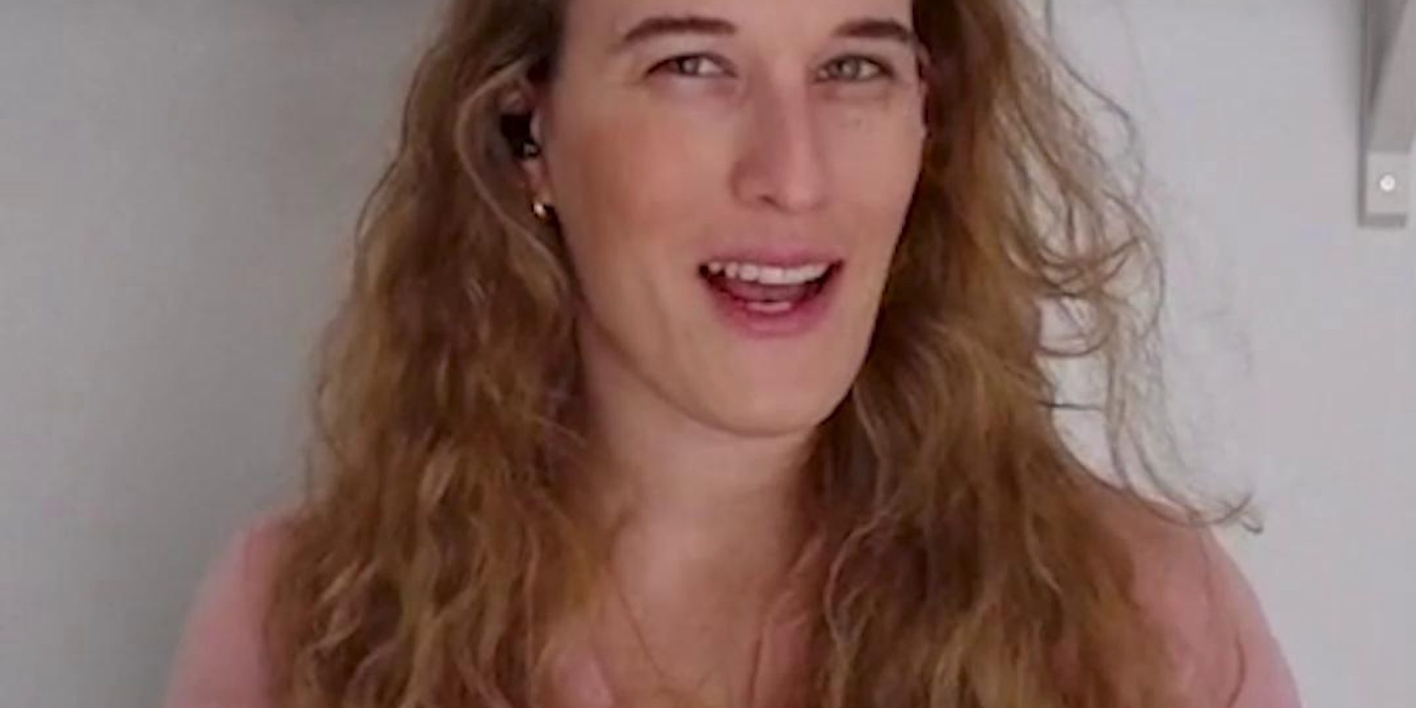 גם בתקופה הלא פשוטה הזאת, אנו מתעקשים לחגוג את ההישגים שלנו שבגלל המצב נבלעים בתקשורת אז לקראת כניסתם לתוקף של תיקונים קריטיים שהצלחנו לקדם שיחולו על שוברי הקנייה, ורגע לפני שאנחנו מקבלים ומעבירים שוברים לחג, צפו בעו״ד (רו״ח) אלה תמיר שלמה, מנהלת תחום רגולציה פיננסית, על כמה שינויים שכדאי שתכירו ויהיו שווים לכם הרבה כסף. כעת, אחרי שנלחמנו על התיקונים האלה מול צי הלוביסטים של מנפיקי השוברים - שביקשו לקבל עוד ועוד הקלות ודחיות, אנחנו מברכים על התוצאה. הציבור צריך הגנה - אנחנו כאן כדי לספק אותה. הצטרפו אלינו בתרומה חודשית קבועה לפי בחירתכם 👈 קישור בתגובות
