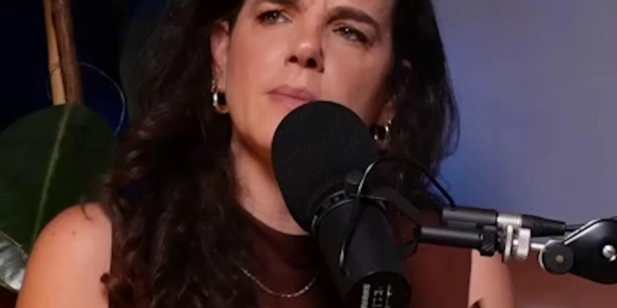 למה הקול שלנו נשמע פחות בתקשורת המרכזית? מסיבה פשוטה: אנחנו לא חוששים לבקר את בעלי ההון שמחזיקים באינטרסים כלכליים רחבים כשהם פוגעים בציבור. ובמקרה, או יותר נכון, שלא במקרה, הם גם בעלי השליטה או המפרסמים הגדולים בערוצים המסחריים - מה שמוביל לא פעם לניסיונות השתקה של הביקורת שלנו. צפו בדברים שאמרה מנכ"לית הלובי, עו"ד לינור דויטש - Linor Deutsch' בפודקאסט 'הכסף של החיים עצמם', הצטרפו אלינו ותמכו בפעילות הלובי 👈 קישור בתגובות