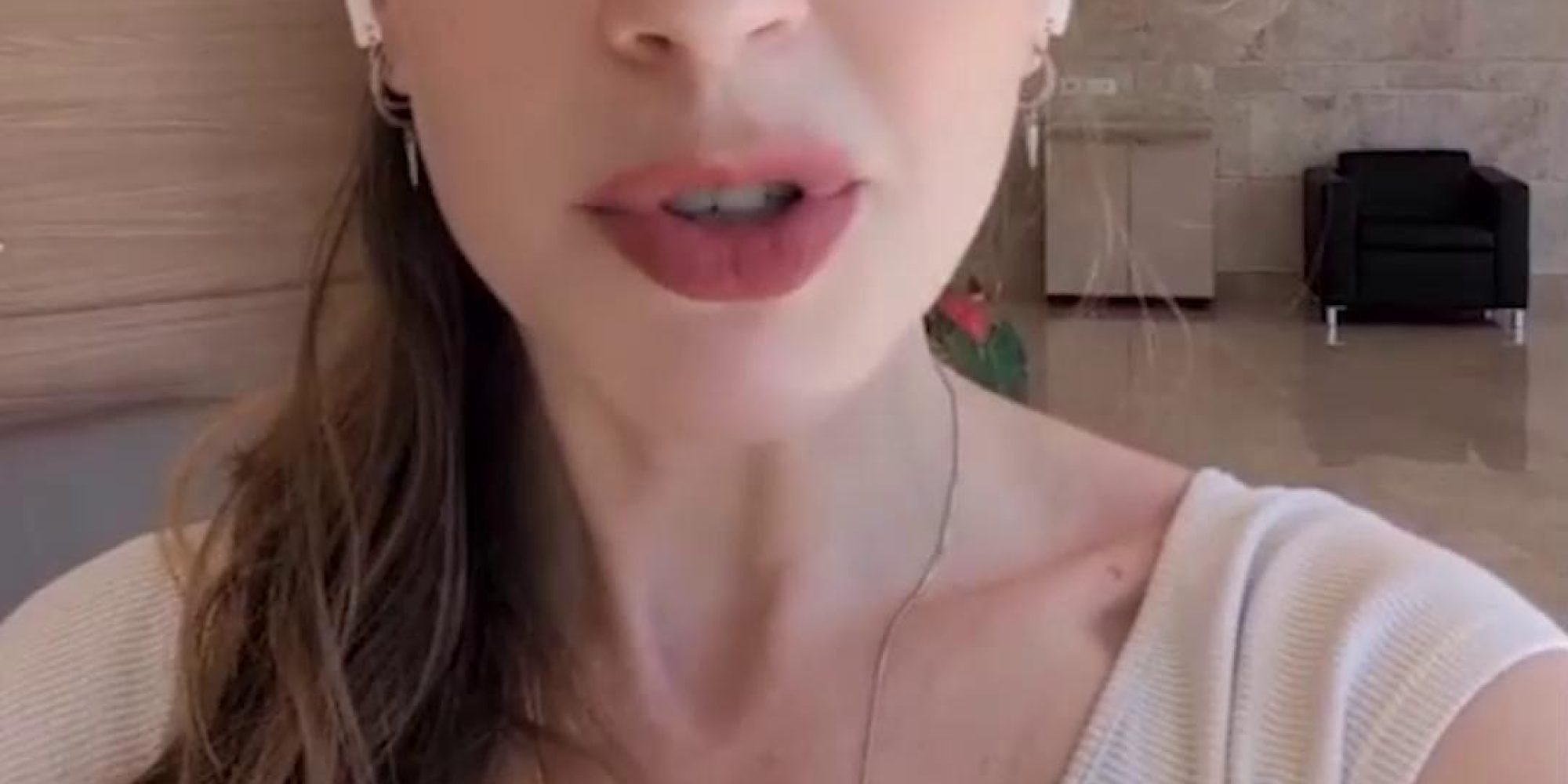 ישראל נמצאת צעד אחד לפני אחת הרפורמות החשובות בתולדות התחבורה הציבורית! אחרי כמעט שני עשורים של ועדות והבטחות על הנייר, המדינה סוף סוף מאמצת את המודל העולמי ומעבירה את קבלת ההחלטות בנושא תחבורה ציבורית יעילה ומתפקדת מהמשרדים הממשלתיים - קרוב לשטח ולצרכים האמיתיים של התושבים. חוק רשויות תחבורה מטרופוליניות עבר בוועדת הכלכלה לקריאה שנייה ושלישית. הצורך בשינוי הזה מעולם לא היה דחוף יותר, כי בזמן שהפקקים מחמירים ברור לכולם שאי אפשר להמשיך באותן שיטות ישנות. כבר שנים שאנחנו מלווים את המהלך מקרוב, נלחמנו בדיונים ופעלנו כדי להבטיח שהרשויות החדשות יהיו מקצועיות, שקופות ויעבדו נטו לטובת הציבור. נמשיך ללחוץ וללוות את הרפורמה הזו עד שהחוק יעבור גם בקריאה שנייה ושלישית במליאה, ובעיקר עד שנראה את השינוי משפר את איכות החיים של כולנו בשטח. שאפו גדול למשרדי האוצר והתחבורה שעמלו על החוק החשוב הזה והובילו מהלך אמיץ, משמעותי ואינו מובן מאליו. מברכים על פריצת הדרך וממשיכים לעבוד בשבילכם! נמשיך לדאוג לשפר את התחבורה הציבורית עבור כולנו - הצטרפו עוד היום ללובי הציבורי וחזקו אותנו 👈 קישור בתגובות