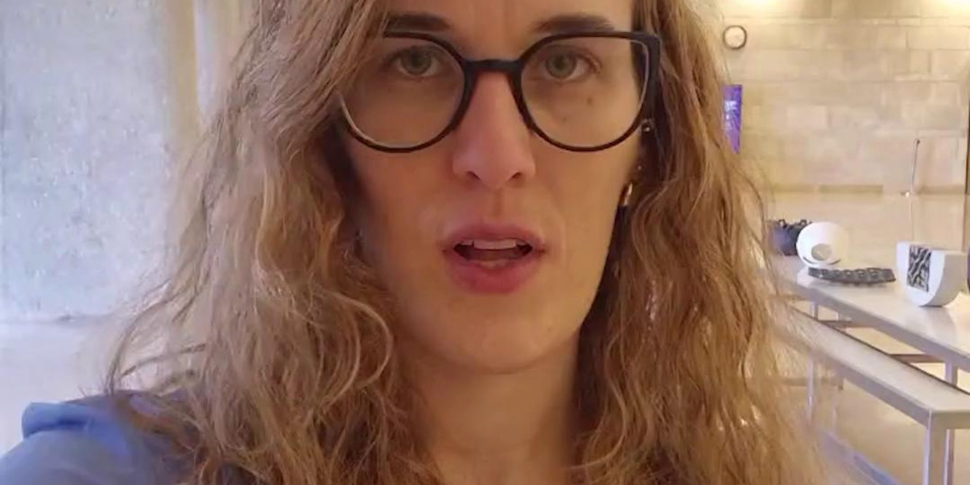 הבנקים מגלגלים 6 מיליארד שקלים בשנה רק מעמלות, מתוכם מיליארד שקלים רק מעמלות עו״ש. לאחרונה הציע בנק ישראל רפורמה בעמלות העו״ש, שבמרכזה ההצעה כי כל בנק יציע סל של עד 100 פעולות עו״ש בעלות של עד 10 שקלים בחודש. השבוע הגענו לדיון בוועדת הכלכלה כדי להציג את הבעיה שלנו עם ההצעה הזו. צפו בעו״ד רו״ח אלה תמיר שלמה, מנהלת תחום רגולציה פיננסית בלובי 99, מסבירה 👆 רווח נקי
